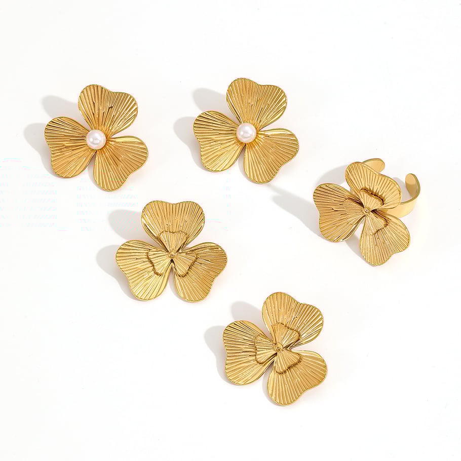 1 Pair Charming Series Exquisite Trifoil Shape Stainless Steel Gold Color Women's Earrings Set Picture4