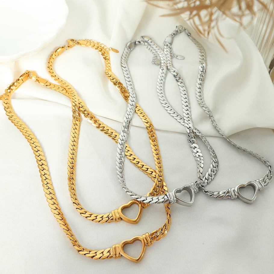 1 Pair Small design simple light luxury personality love necklace female trend fashion titanium steel gold-plated Cuban necklace women's pendant necklace Picture4