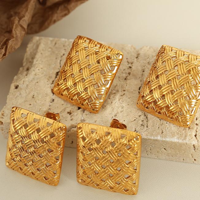 1 Pair Luxurious Series Retro Geometric Titanium Steel   Gold Color  Women's Stud Earrings Picture6
