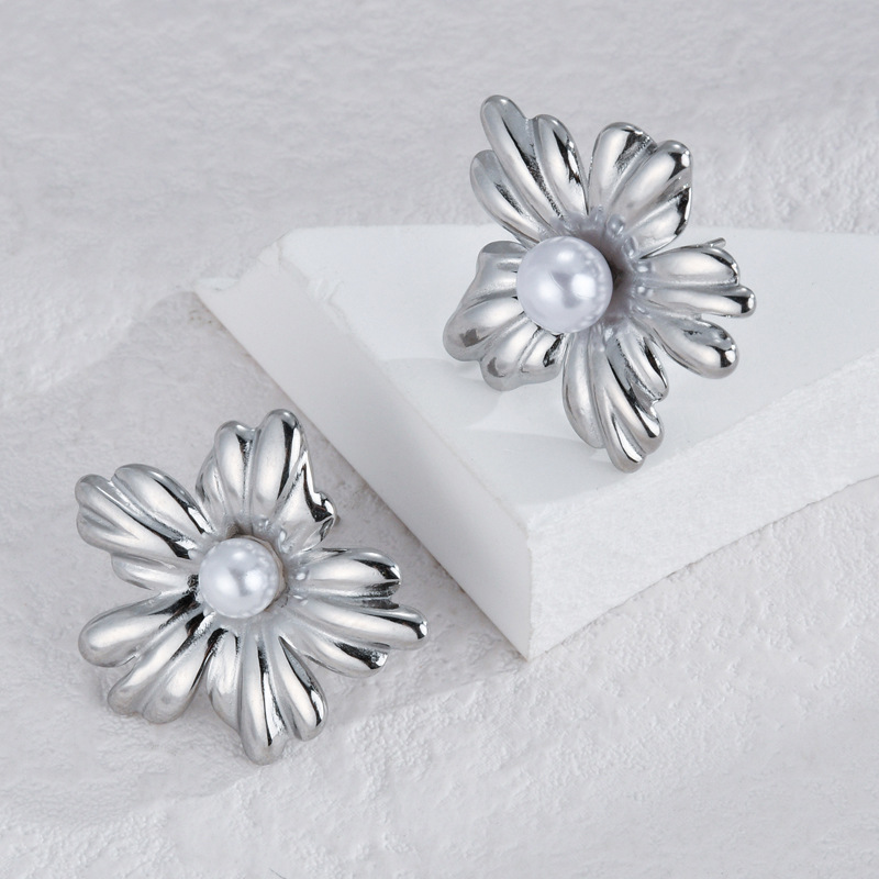 1 paire de boucles d&#39;oreilles à tige en acier inoxydable plaqué or 18 carats avec perles artificielles pour femme, série romantique, style rétro Image3