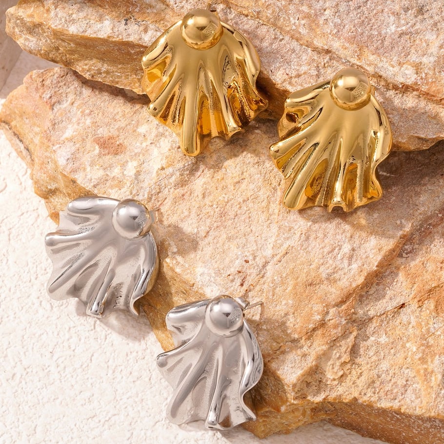 1 Paar luxuriöse Damen-Ohrstecker mit Blumenmotiv aus Titanstahl in  Bild6