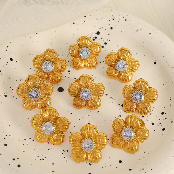1 Pair Romantic Series Retro Flower Stainless Steel 18K Gold Plated Zircon Women Stud Earrings 2