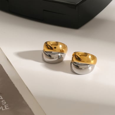 1 Paar Simple Series Tägliche ringförmige Edelstahl-Ohrclips mit 18 Karat Goldbeschichtung für Damen h5 Bild4
