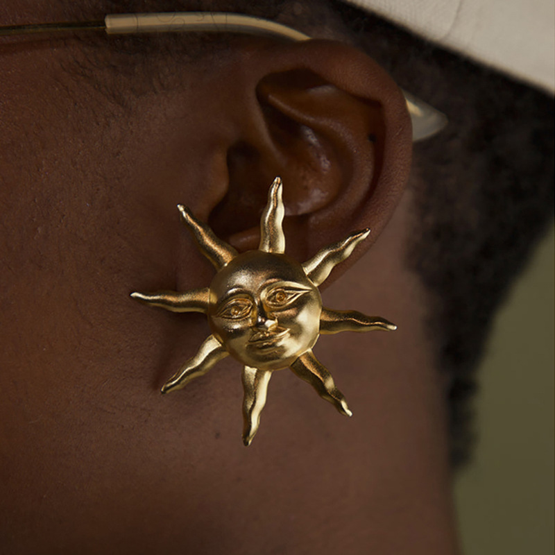 1 Pair Simple Series Retro Sun/Moon Stainless Steel 18K Gold Plated Women Stud Earrings Picture5