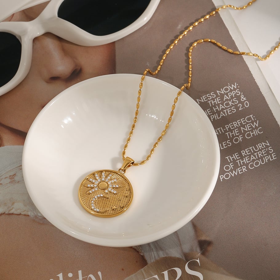 1 Piece Romantic Series Stylish Sun & Moon Pattern Stainless Steel Gold Color Women's Pendant Necklaces Picture8