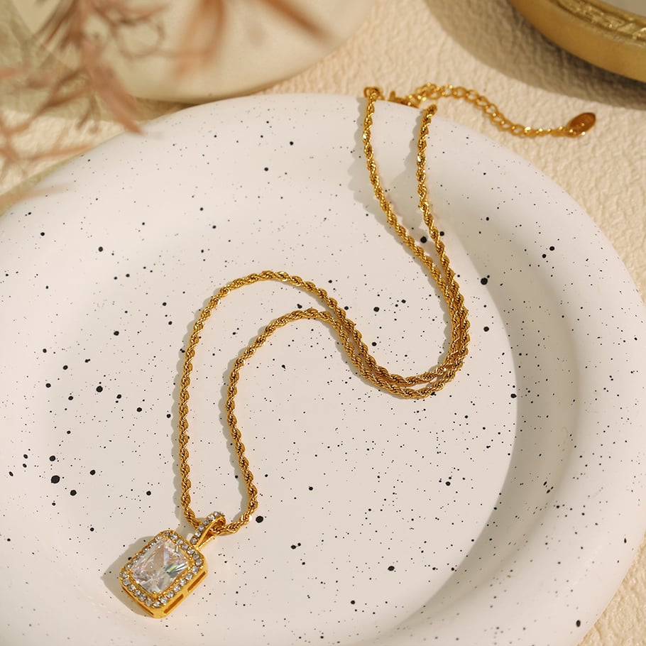 1 Piece Luxurious Series Daily Geometric Titanium Steel   Gold Color  Women's Pendant Necklaces Picture4