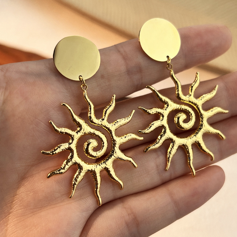 1 Pair Retro Style Sun Shape Stainless Steel Gold Color Women's Drop Earrings Picture3
