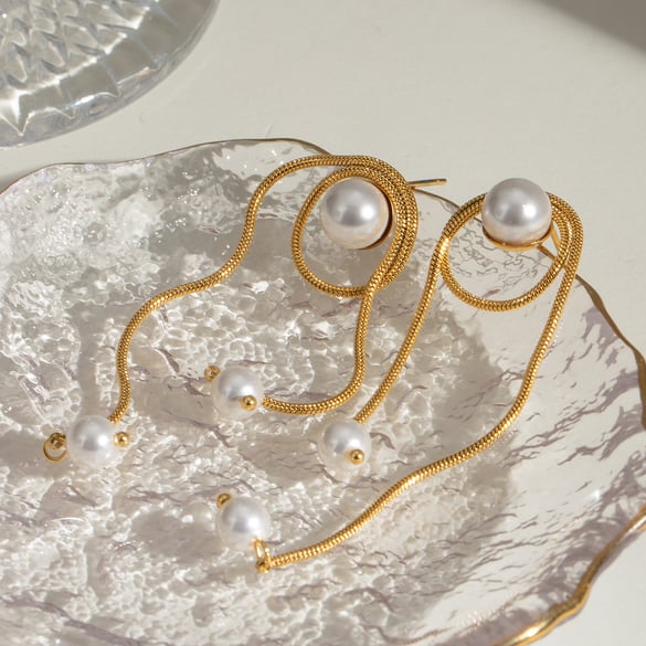 1 paire de boucles d&#39;oreilles à tige géométriques élégantes en acier inoxydable plaqué or 18 carats avec perles artificielles pour femmes 2