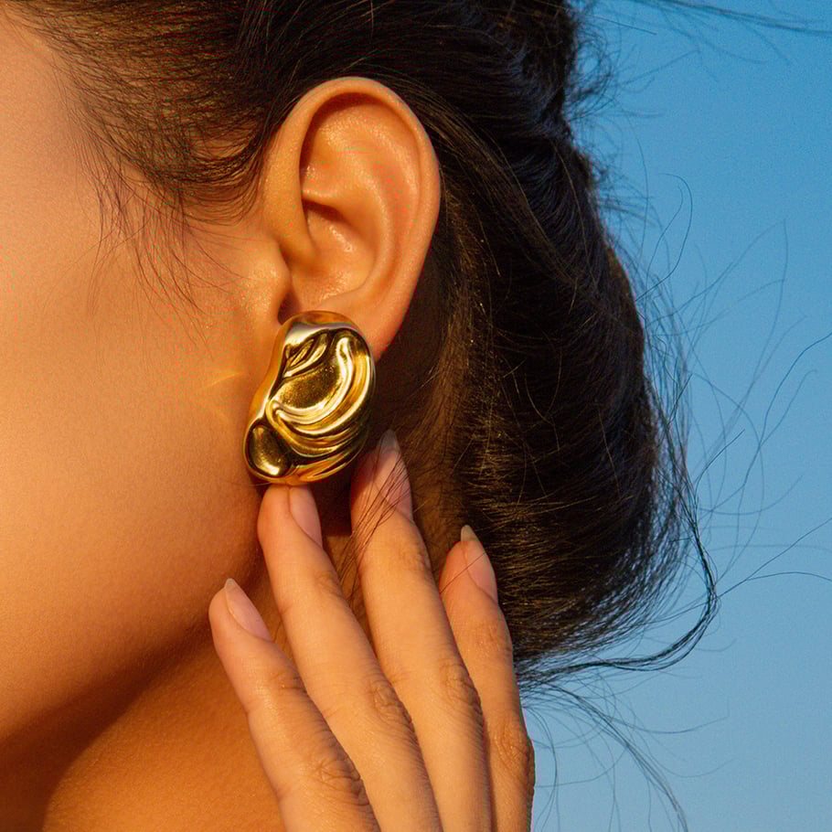 1 par de pendientes de botón de acero inoxidable irregulares de color dorado para mujer, serie simple, Europa y América Imagen7