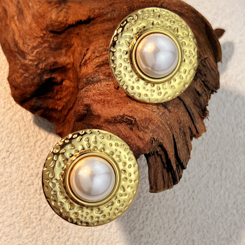 1 Paar einfache Serie Retro geometrische Edelstahl Gold Farbe künstliche Perle Damen Ohrstecker Bild4