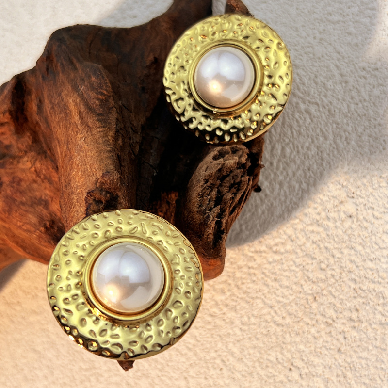 1 Paar einfache Serie Retro geometrische Edelstahl Gold Farbe künstliche Perle Damen Ohrstecker Bild3