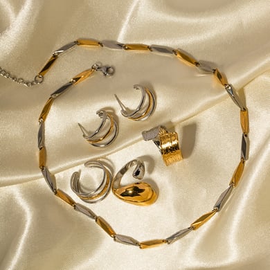 INS Französisches Nischendesign, geometrische neue Ohrringe aus Titanstahl, gold- und silberfarben passender glatter dreireihiger Schmuck aus Titanstahl für Frauen h5 Bild4
