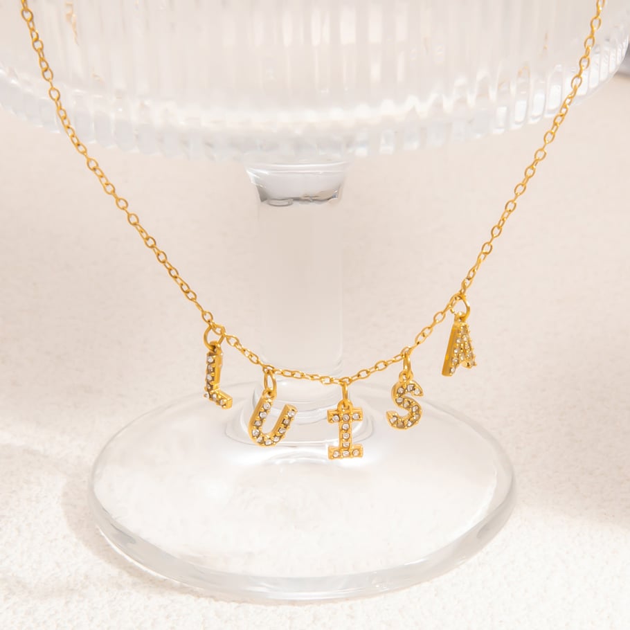 1 pieza de lujosa serie de letras diarias de acero inoxidable color dorado para mujer Imagen8