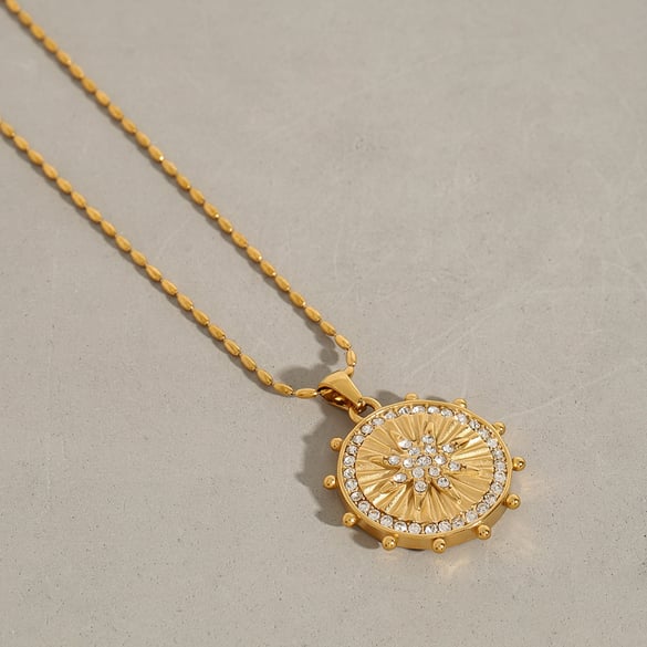 1 pezzo di lusso serie Europa e America stella in acciaio inossidabile color oro collane con ciondolo da donna