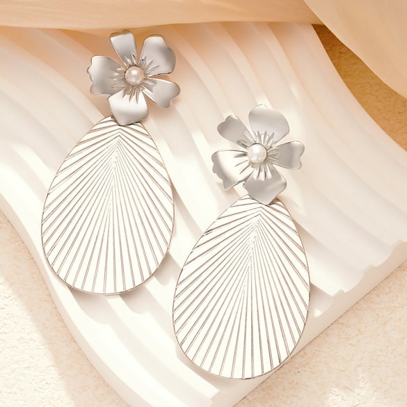 1 paar luxe serie elegante druppel titanium staal goudkleurige dames druppel oorbellen 2