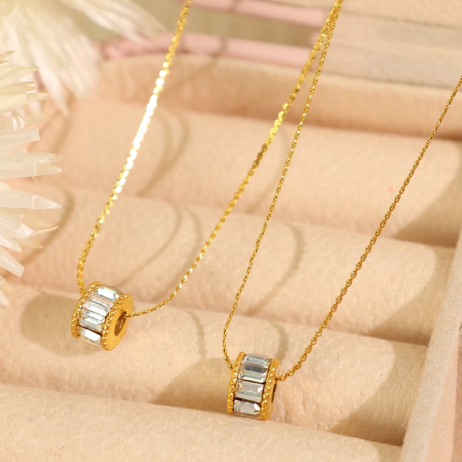 1 Piece Elegant Series Classic Daily Round Stainless Steel Gold Color Women's Pendant Necklaces Picture5
