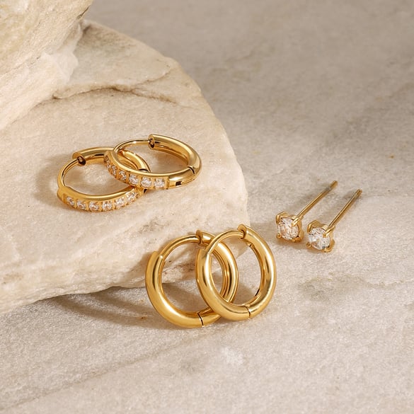 Juego de 1 par de pendientes de mujer de acero inoxidable chapados en oro de 18 quilates con diamantes de imitación, redondos, de Europa y América. 2