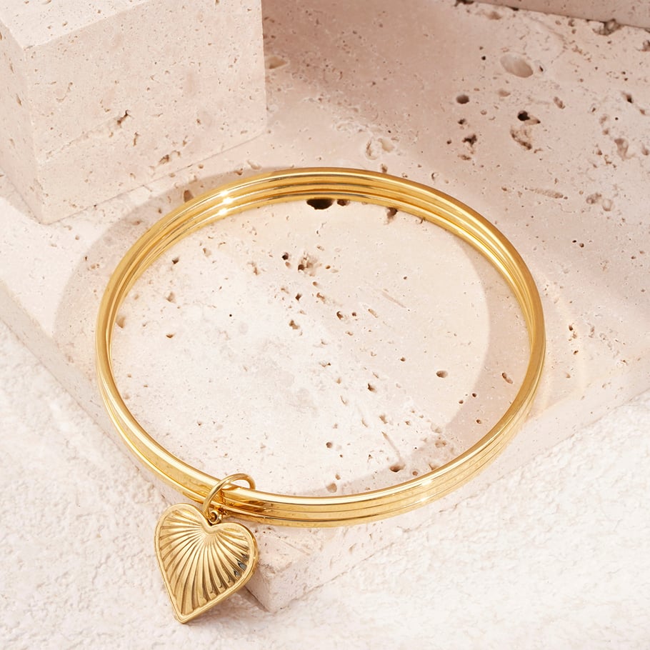 1 Piece Versatile Series Intricate Heart Stainless Steel Gold Color Women's Bangles Picture4