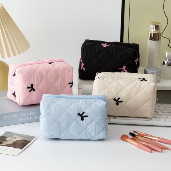 1 Piece Classic Travel Bowknot Lightweight Large Capacity Pouch With Random Printing Design Women's Quilted Cosmetic Bags
