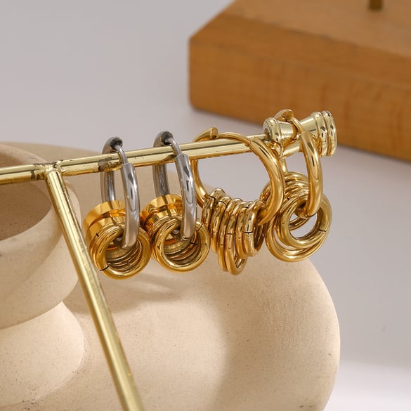Boucles d&#39;oreilles en acier inoxydable or 18 carats, anneau en acier poli assorti, cinq petits anneaux suspendus en or, boucles d&#39;oreilles en acier titane