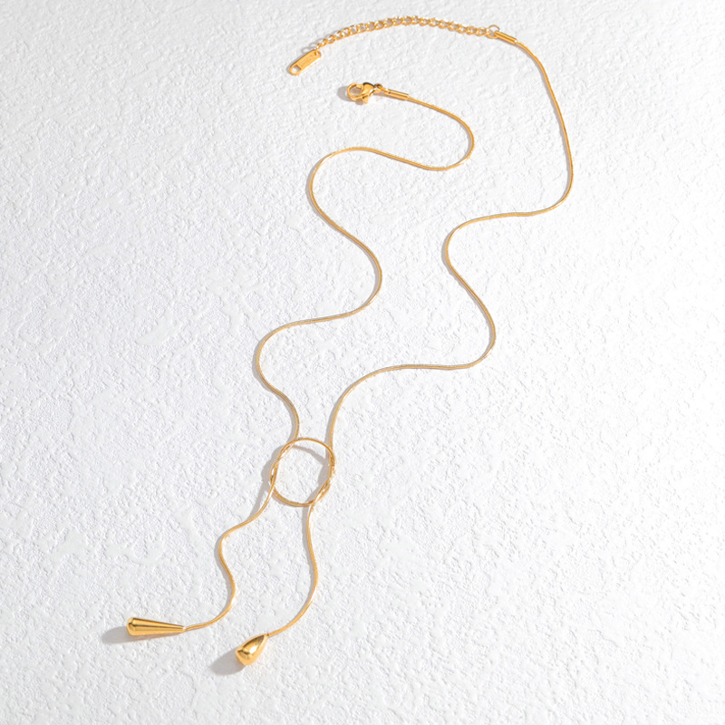 Collier avec pendentif simple et décontracté en acier inoxydable plaqué or 18 carats pour femme Image3