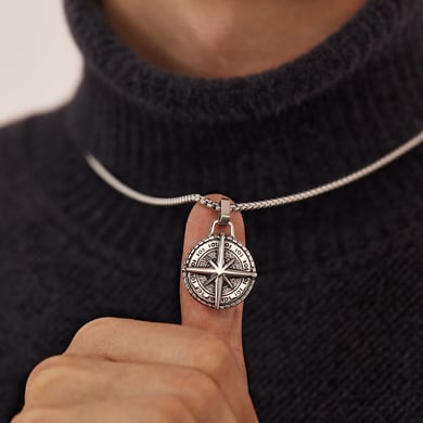 Collares versátiles de acero inoxidable dorado con brújula retro para hombre h5 Imagen5