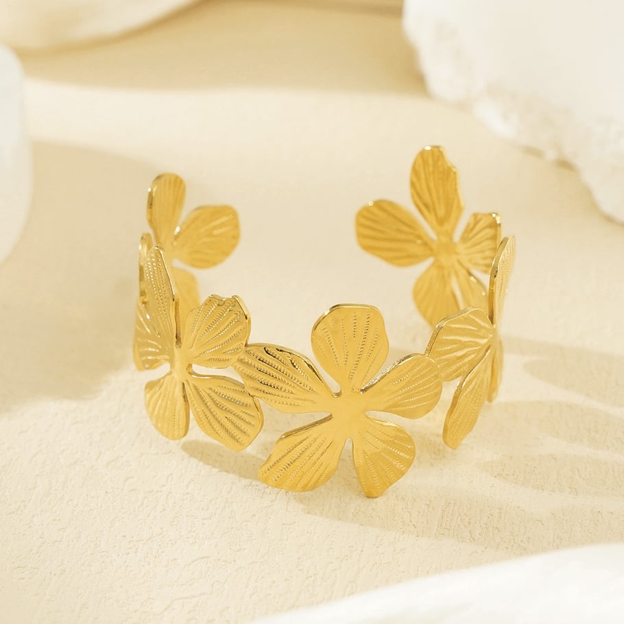 1 Piece Sophisticated Series Intricate Flower Stainless Steel Gold Color Women's Bangles Picture4