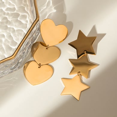 Europäische und amerikanische grenzüberschreitende INS-Stil Nischendesign Temperament 18 Karat Gold Edelstahl dreischichtige glatte Herzohrringe Ohrringe für Frauen h5 Bild5