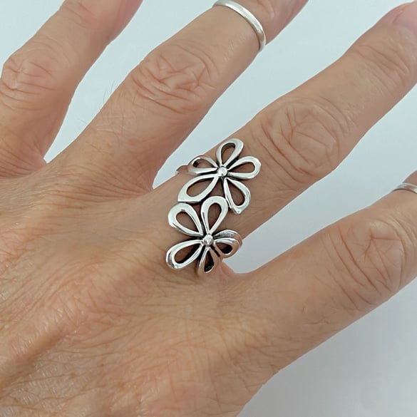 1 Piece Romantic Series Elegant Double Flowers Stainless Steel Gold Color Women's Adjustable Rings 2