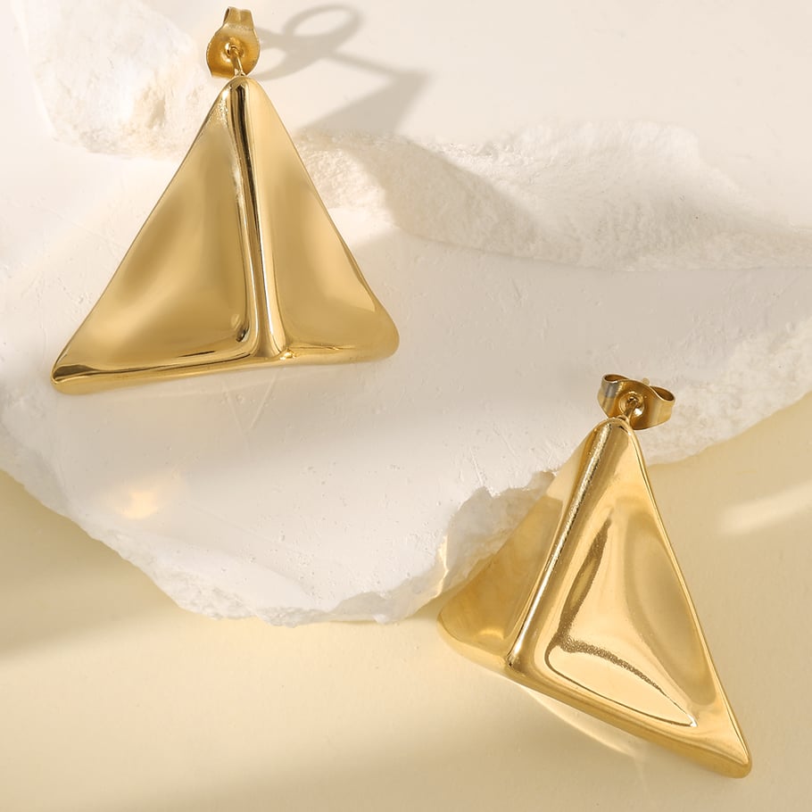 1 Pair Sleek Series Daily Three-dimensional Triangle Titanium Steel Gold Color Women's Stud Earrings Picture6