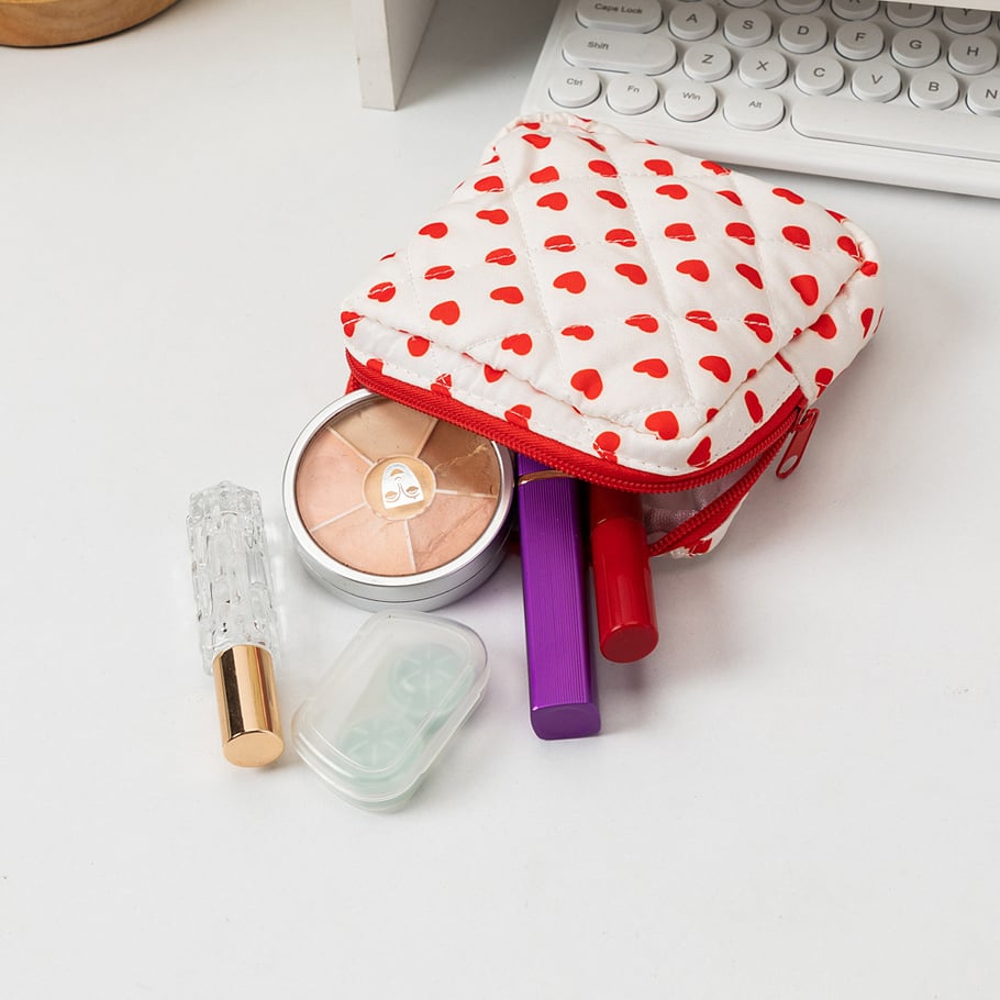 1 Piece Fashion Series Heart Portable Large Capacity Toiletry With Random Printing Design Women's Quadrate Cosmetic Bags h5Picture4