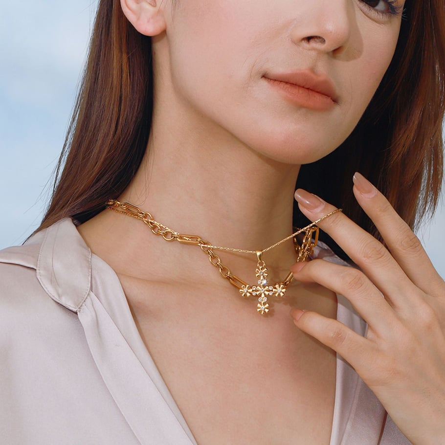 1 Stück Classic Series Europa und Amerika Kreuz Edelstahl Gold Farbe Damen Anhänger Halsketten Bild8