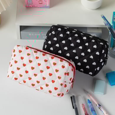 1 Piece Sweet Series Classic Heart Portable Large Capacity Toiletry With Random Printing Design Women's Cosmetic Bags h5 Picture4