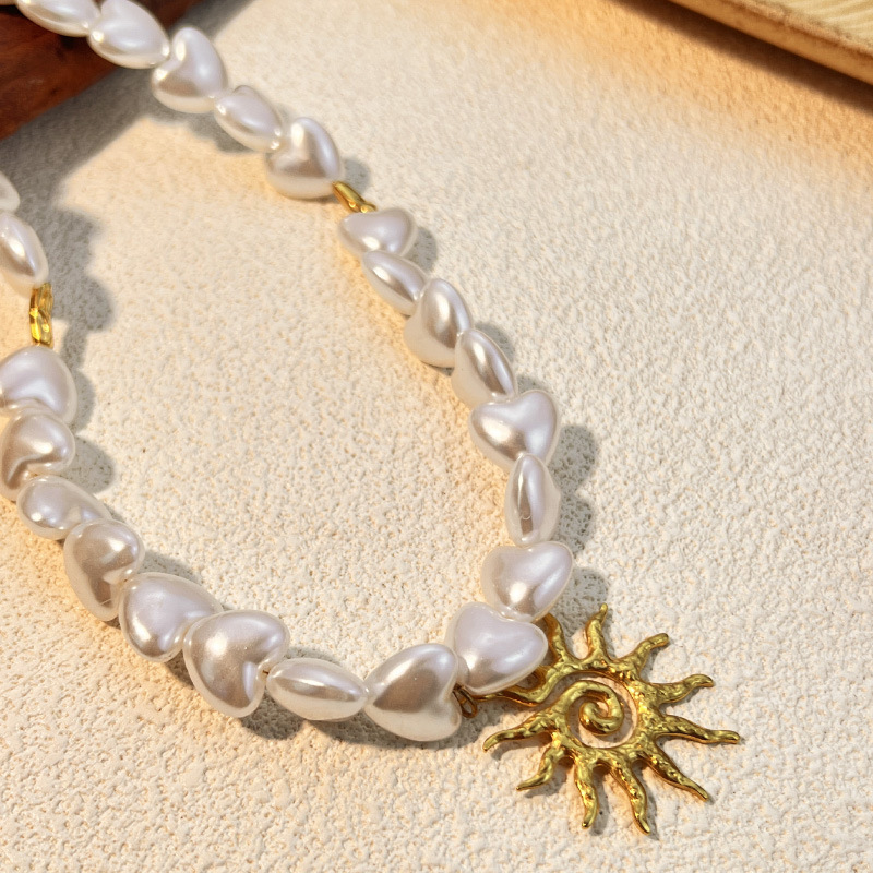 1 Piece Retro Style Sun Shape Stainless Steel Gold Color Women's Pendant Necklaces Picture5
