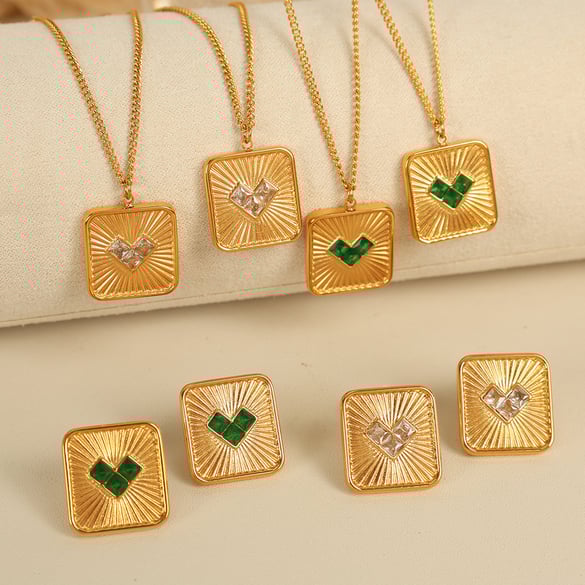 1 Piece Luxurious Series Retro Heart Titanium Steel   Gold Color  Women's Pendant Necklaces 2