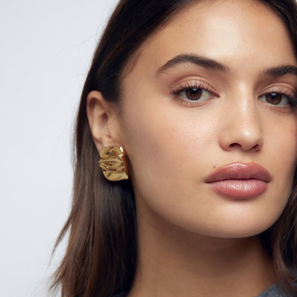 Orecchini rettangolari plissettati in acciaio inossidabile oro 18k di alta qualità per donna con design di nicchia unico e orecchini geometrici in acciaio al titanio