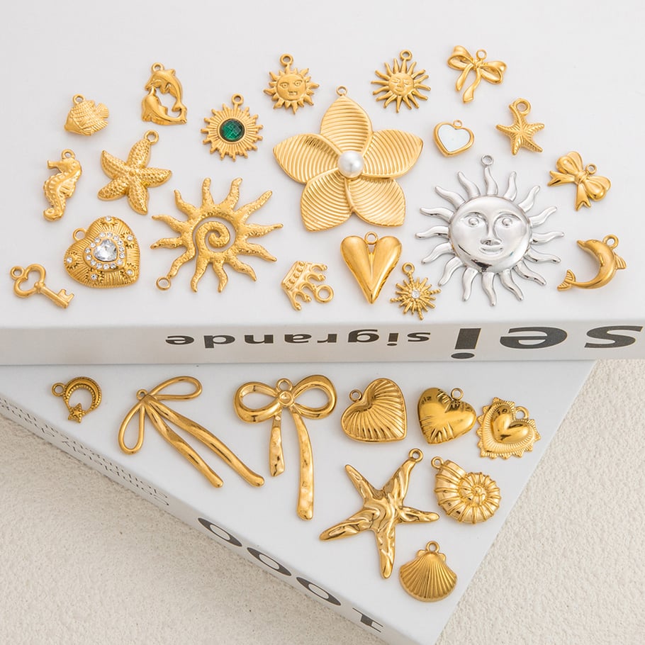 1 Paar Anhänger im Retro-Herz-Design der Romantischen Serie aus Edelstahl mit 18 Karat Vergoldung für Damen Bild4