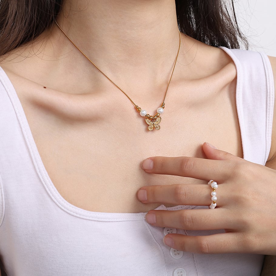 1 Piece Romantic Series Elegant Animal Titanium Steel   Gold Color  Women's Pendant Necklaces Picture5