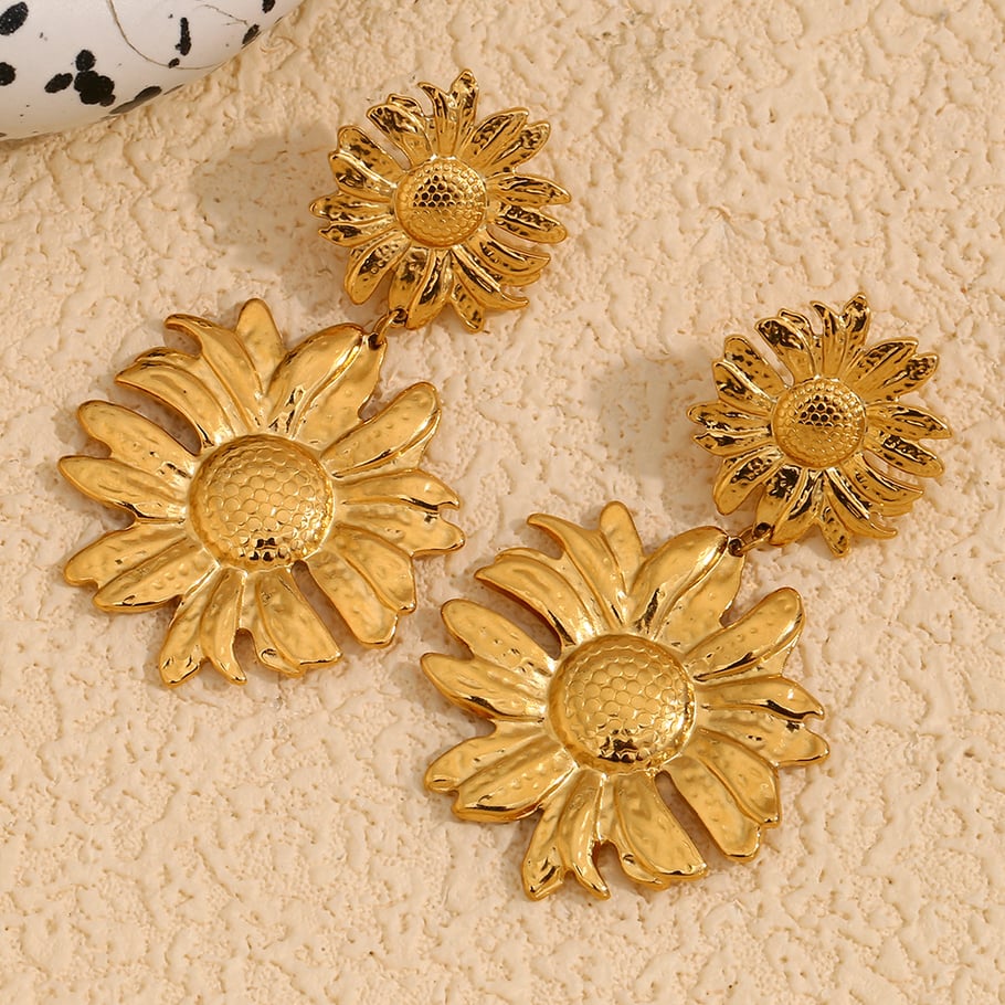 1 Pair Luxurious Series Natural Flower Stainless Steel   Gold Color  Women's Drop Earrings Picture4