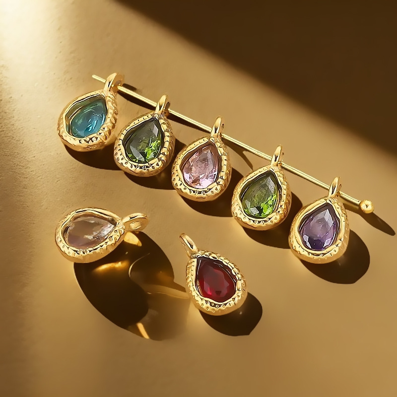 1 par de colgantes de acero inoxidable con diamantes de imitación chapados en oro de 18 quilates con forma de gota elegante y romántica para mujer Imagen2