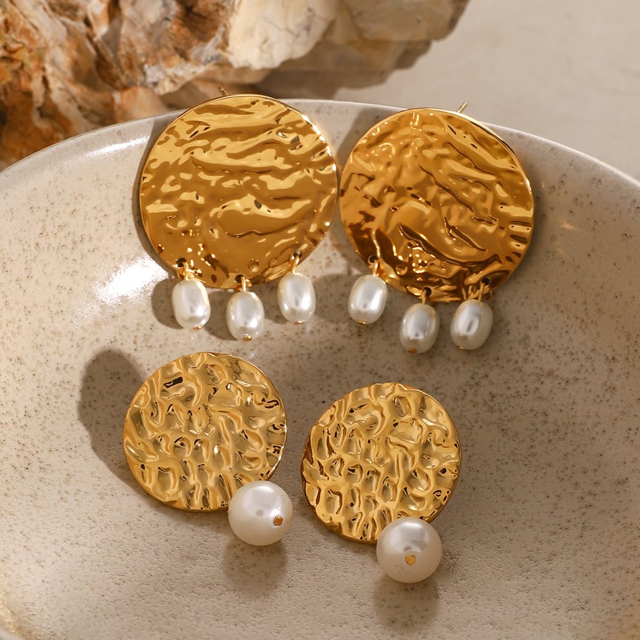1 Paar Persönlichkeitsstil 18 Karat Gold Edelstahl Große runde gehämmerte ovale Perlenohrringe Trendy Schmuck Damen-Anhängerohrringe Bild5