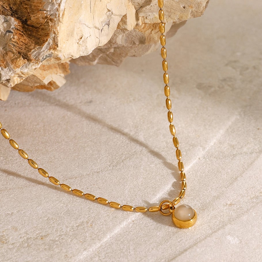 1 Piece Simple Elegant Style Geometric Stainless Steel 18K Gold Inlay Artificial Gemstones Women's Pendant Necklace Picture4