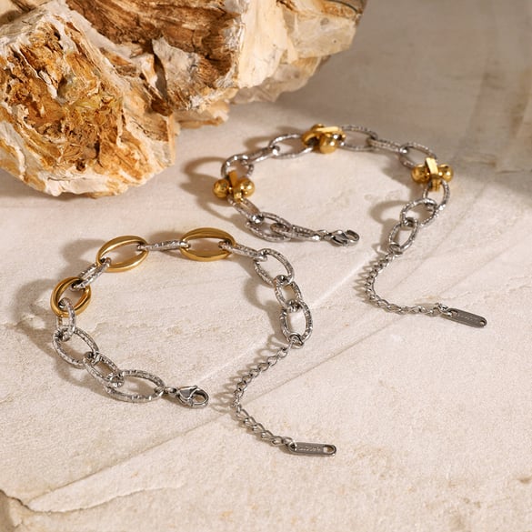 1 paio di braccialetti squisiti in stile retrò di Hong Kong per ragazze in acciaio inossidabile 18k color oro e argento abbinati con motivo a martello in stile O, bracciale a catena spessa da donna 2