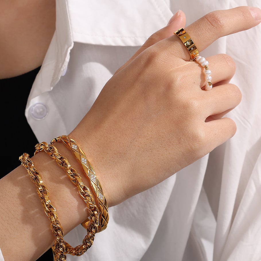 1 Piece Elegant Series Retro Rhombus Shape Charming Stainless Steel Gold Color Women's Bangles Picture5