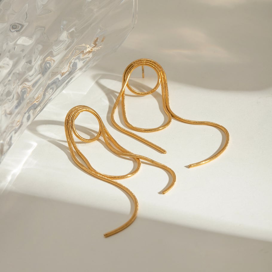 1 par de pendientes de botón de acero inoxidable chapados en oro de 18 quilates con borlas retro de serie simple para mujer h5Imagen3