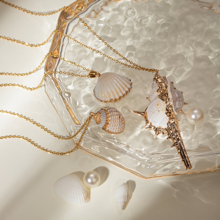 Grenzüberschreitende europäische und amerikanische Ins-Stil 18 Karat Gold Edelstahl dünne Kette hängende weiße Rose Gold Muschel Anhänger Halskette Schmuck Bild4