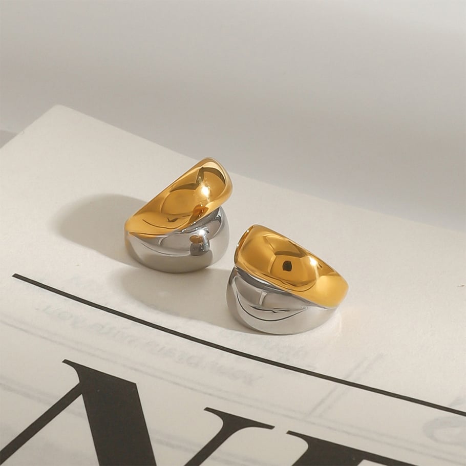 1 Paar Simple Series Tägliche ringförmige Edelstahl-Ohrclips mit 18 Karat Goldbeschichtung für Damen Bild3