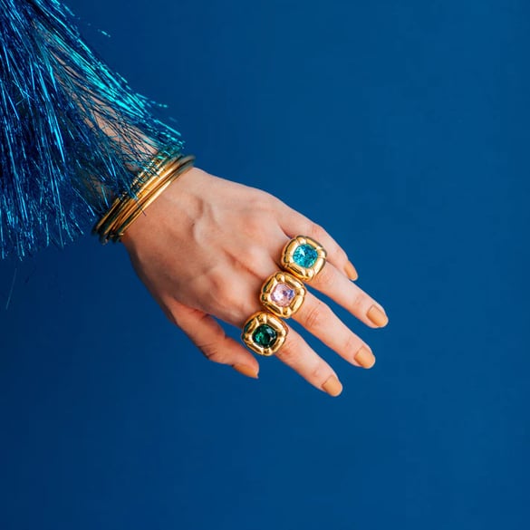 1 paire de bagues simples pour femme, série luxueuse, style rétro géométrique, en acier inoxydable plaqué or 18 carats, avec zircons 2