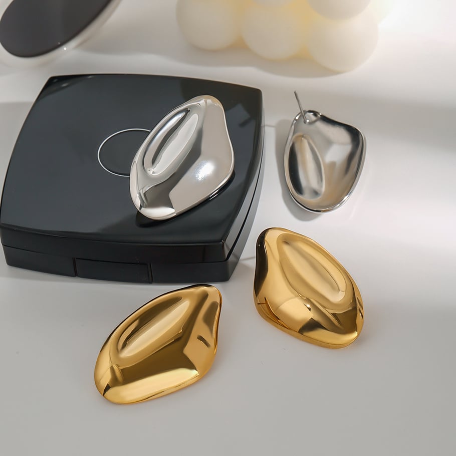 1 par de pendientes de botón de acero inoxidable irregulares de color dorado para mujer, serie simple, Europa y América Imagen4