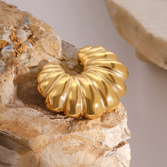 1 Piece Unique Retro Style Horn-shaped Stainless Steel 18K Gold Plated Women's Brooch 2